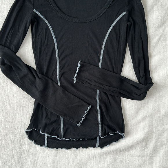 Aritzia Sunday Best Contrasting Seam Long Sleeve - Picture 2 of 6